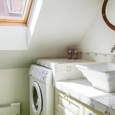 2 Bedroom In Apartment
